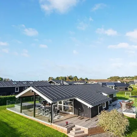 8 Person Holiday In Juelsminde *
