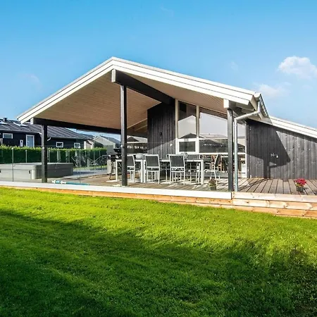8 Person Holiday In Juelsminde